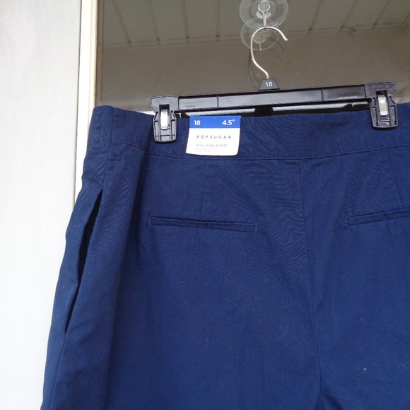 NWT High rise cuffed short - Picture 8 of 9